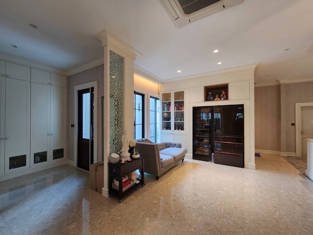 Grand Bangkok Boulevard , Great location ,  near to BTS Bearing