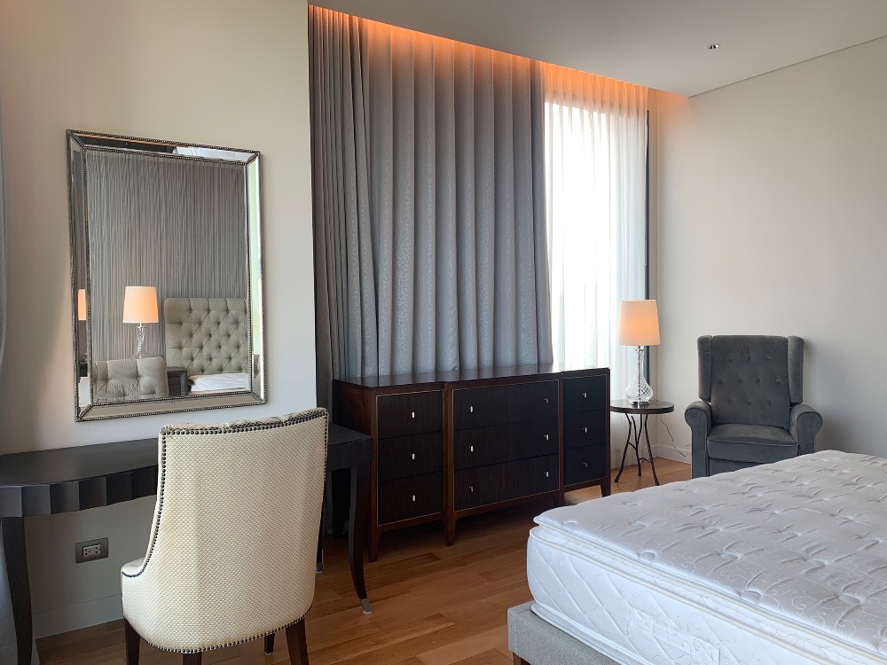 ให้เช่า SINDHORN RESIDENCE 3 ห้องนอน ใกล้ BTS เพลินจิต