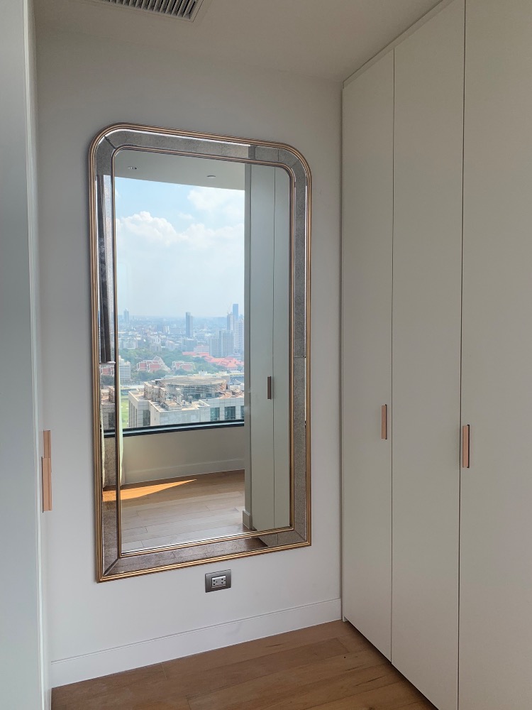 ให้เช่า SINDHORN RESIDENCE 3 ห้องนอน ใกล้ BTS เพลินจิต
