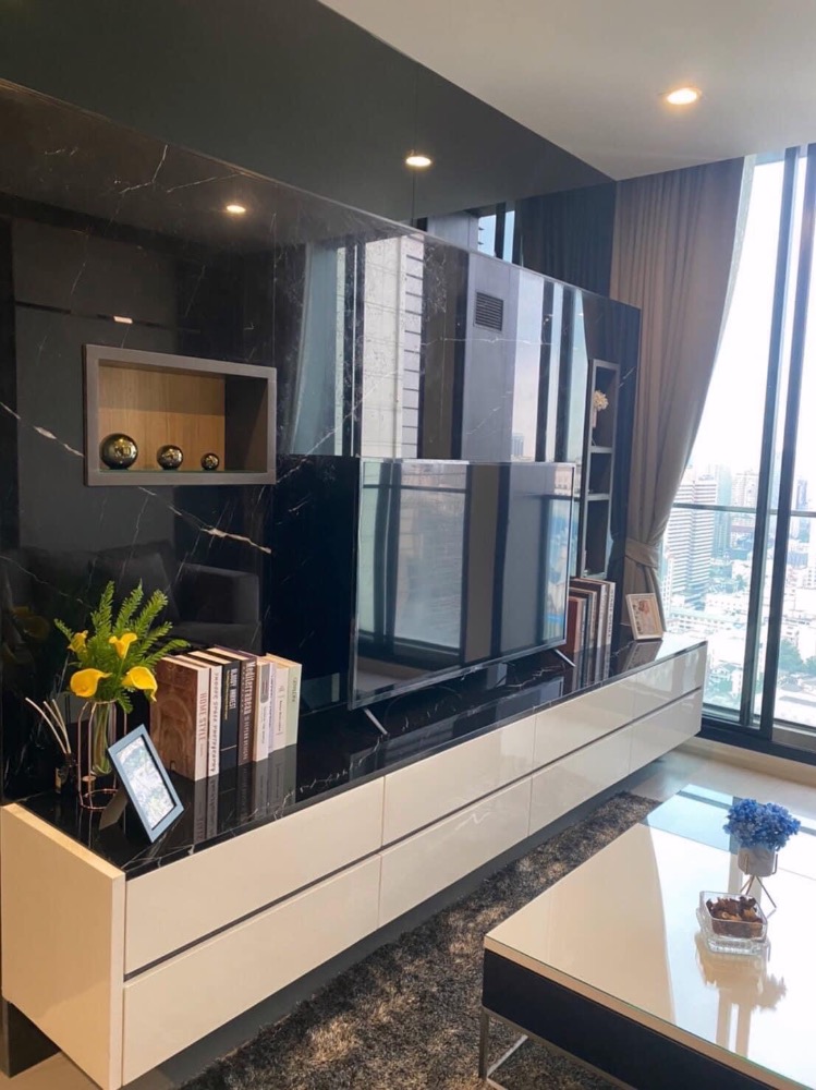 For sale 1 bedroom at Noble Ploenchit ,with special entrance to BTS Ploenchit