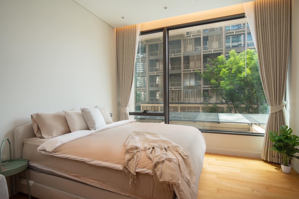ให้เช่า Sindhorn Residence, 1 ห้องนอน ใกล้ BTSเพลินจิต