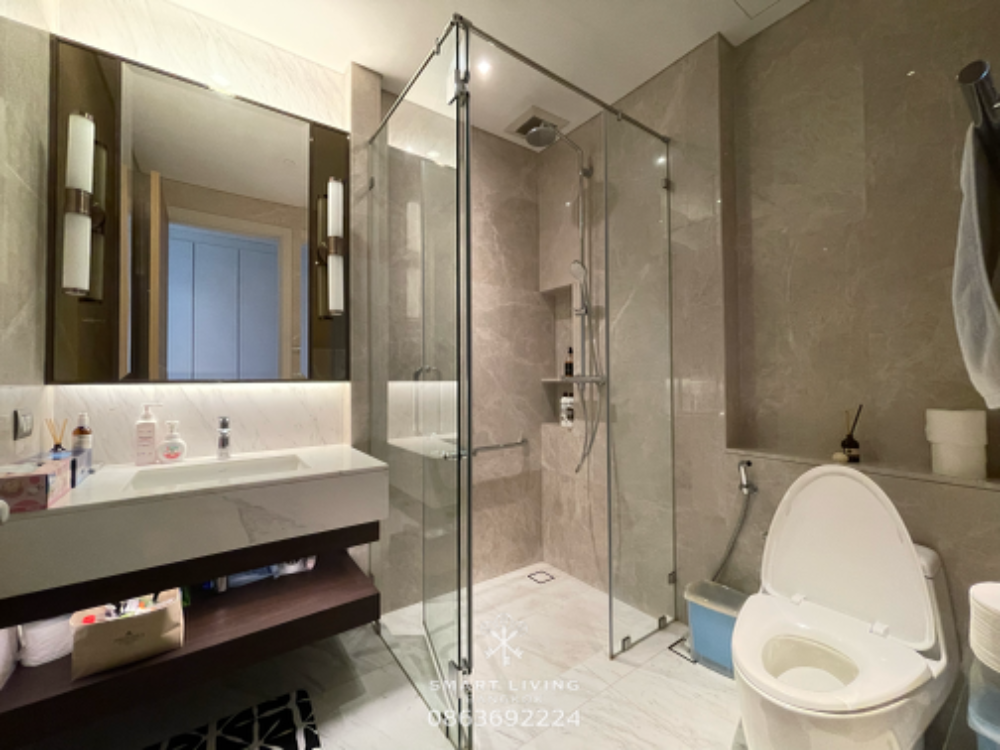 เช่า/ขาย  SINDHORN RESIDENCE ,2 ห้องนอน ระเบียงกว้าง ใกล้ BTS เพลินจิต