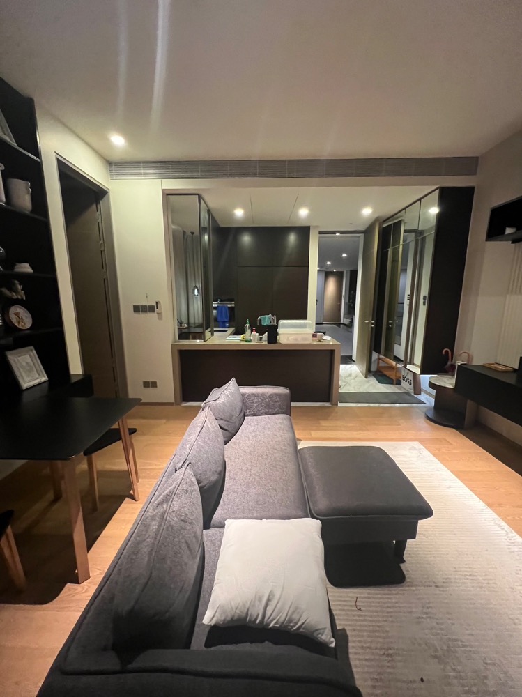 For rent Saladaeng one ,1 bedroom near BTS Saladaeng and Lumpini park