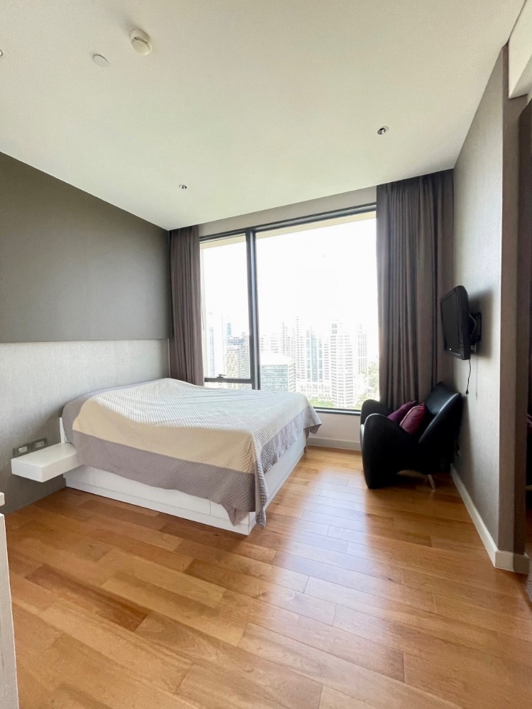 ขาย Sindhorn Residence, 2 ห้องนอน ใกล้ BTSเพลินจิต