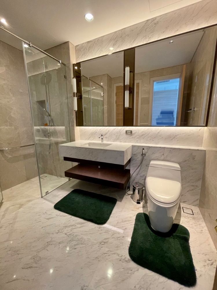 ขาย Sindhorn Residence, 2 ห้องนอน ใกล้ BTSเพลินจิต