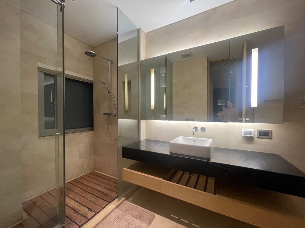 For rent/sale in CBD area near Lumpini park and BTS Saladaeng