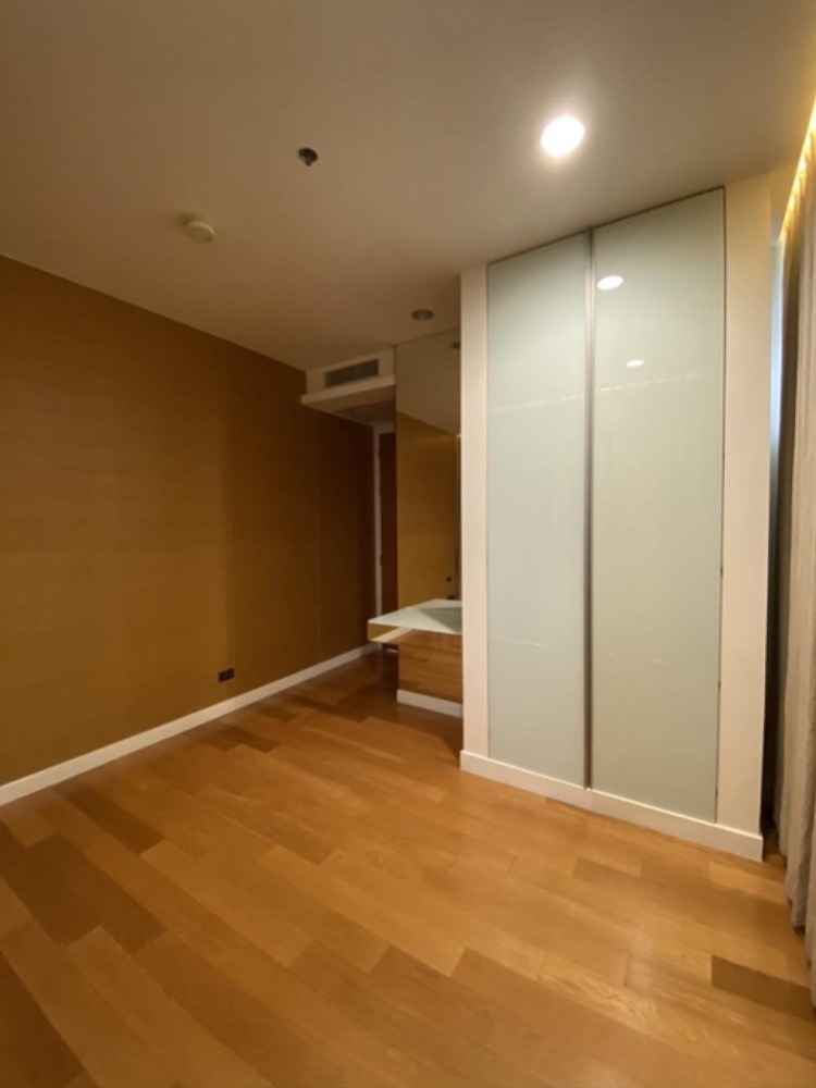 🔥 ขายด่วน Condominium by the river, Chatrium riverside residence, 2 bedrooms , river view, next to Shrewsbury international school