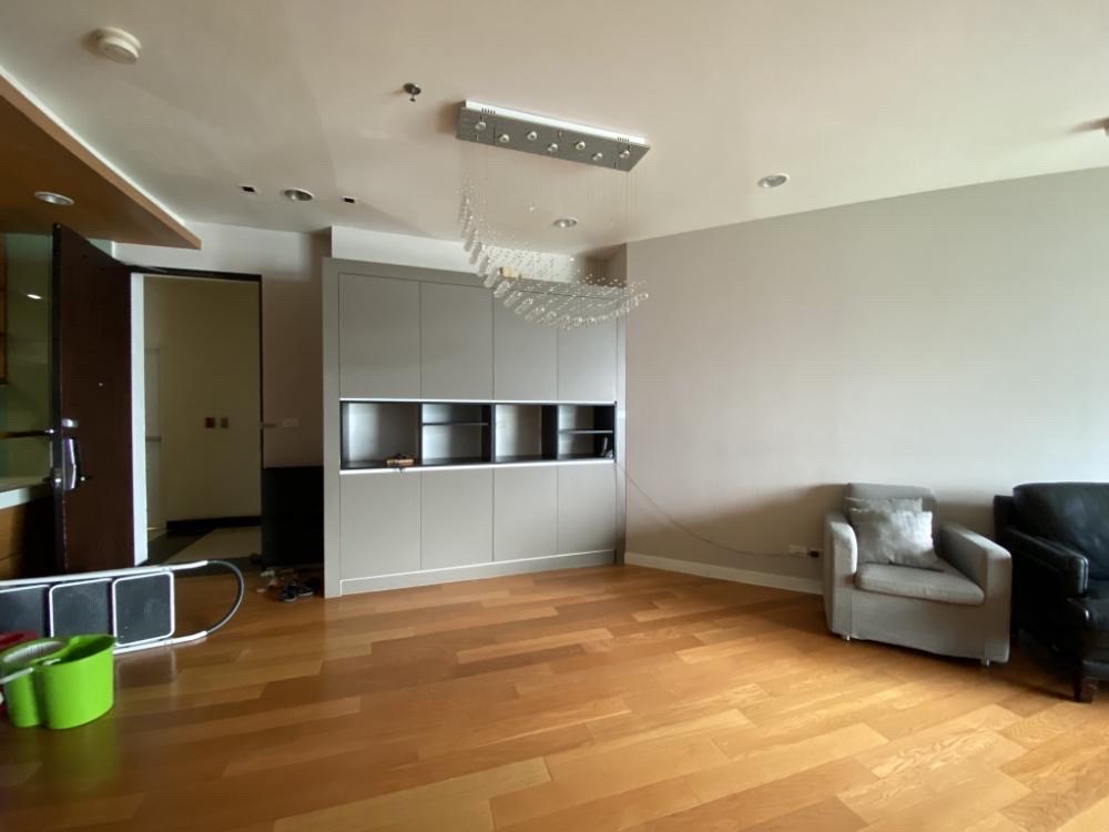 🔥 ขายด่วน Condominium by the river, Chatrium riverside residence, 2 bedrooms , river view, next to Shrewsbury international school