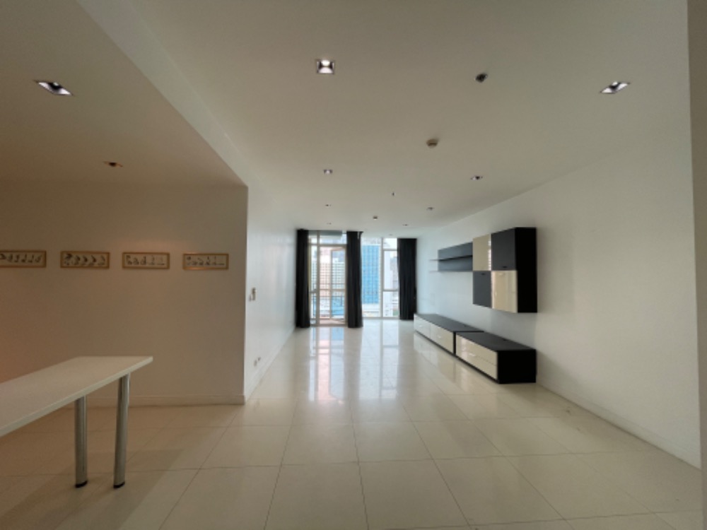 For rent 2 bedrooms at Athenee residence near BTS Ploenchit