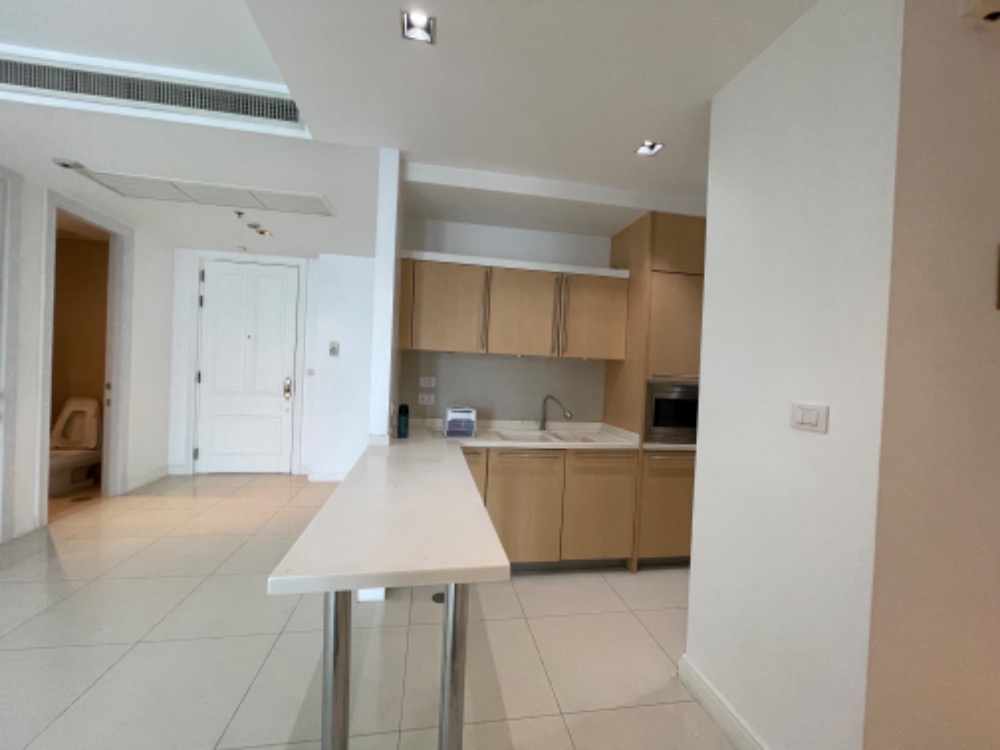 For rent 2 bedrooms at Athenee residence near BTS Ploenchit