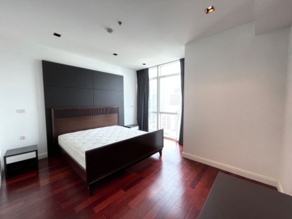 For rent 2 bedrooms at Athenee residence near BTS Ploenchit