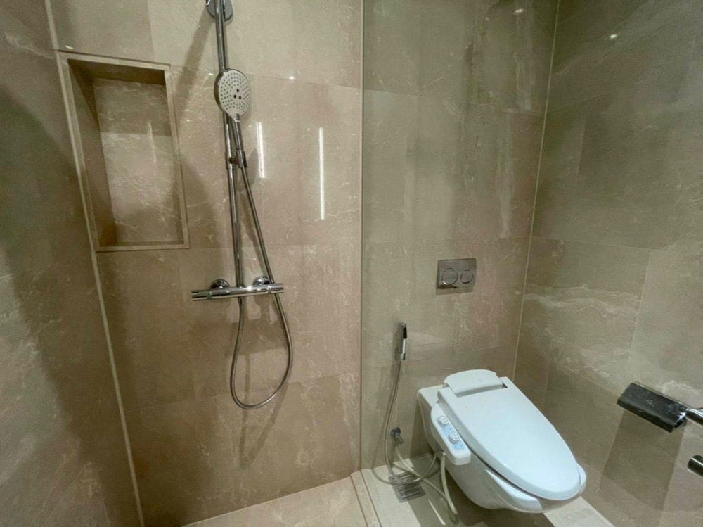 ให้เช่า Magnolia Waterfront Residence , 1 ห้องนอน ใกล้ BTS Sapan Taksin
