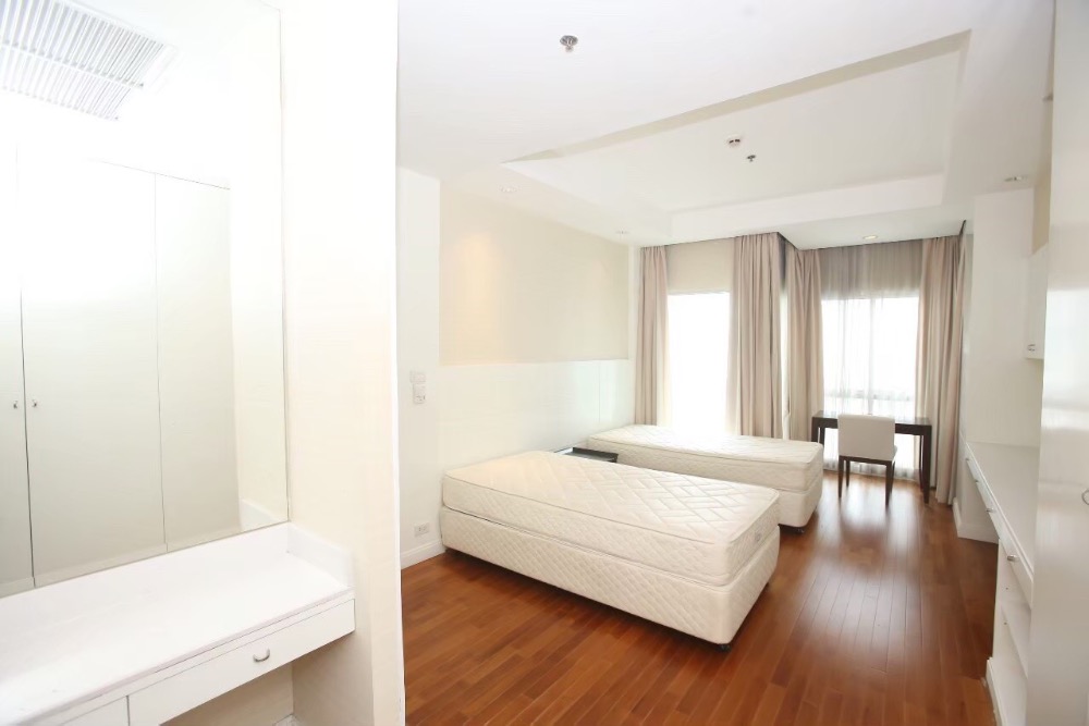 ให้เช่า 4 ห้องนอน, ห้องขนาดใหญ่ ใกล้ BTS ราชดำริ