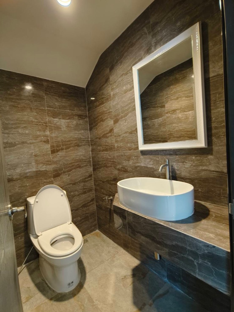 Brand new home for sale with tenant rental 150k til July 24 , near BTS Ekamai