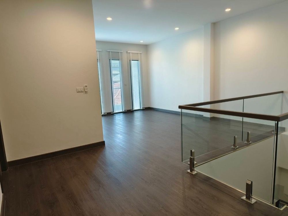 Brand new home for sale with tenant rental 150k til July 24 , near BTS Ekamai