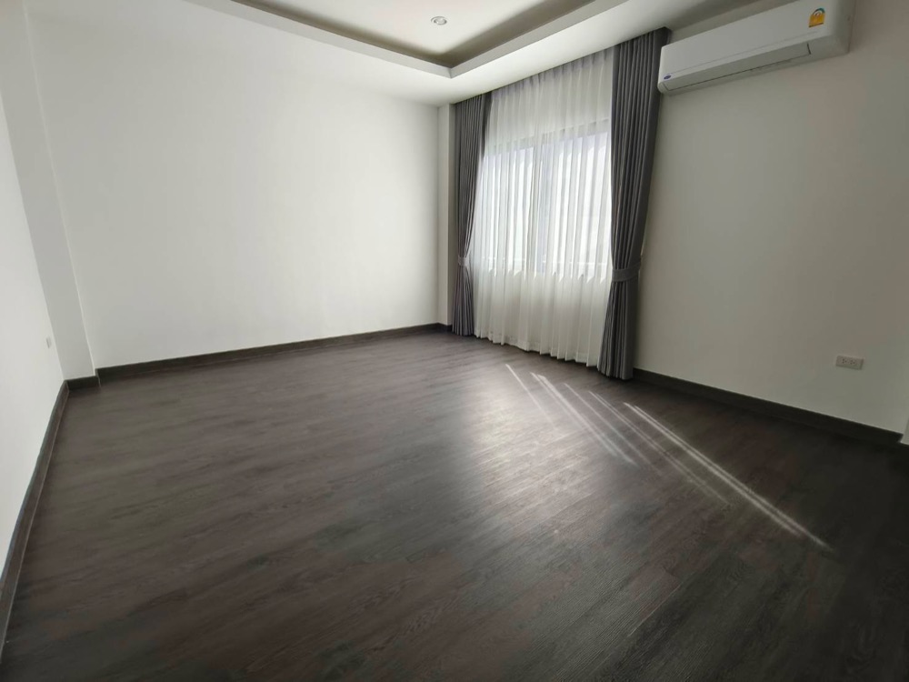 Brand new home for sale with tenant rental 150k til July 24 , near BTS Ekamai