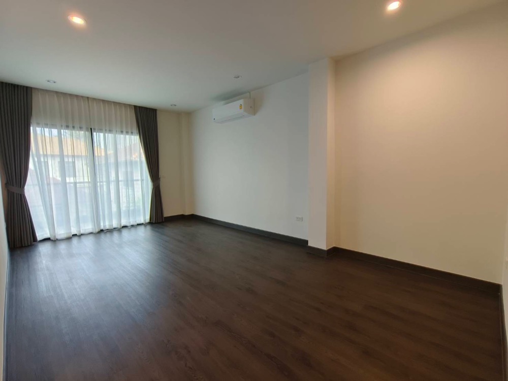 Brand new home for sale with tenant rental 150k til July 24 , near BTS Ekamai