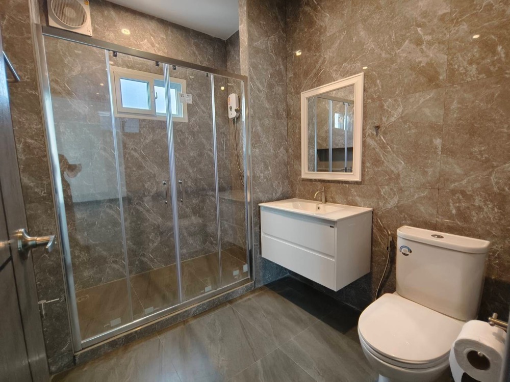 Brand new home for sale with tenant rental 150k til July 24 , near BTS Ekamai