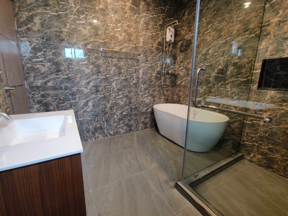 Brand new home for sale with tenant rental 150k til July 24 , near BTS Ekamai