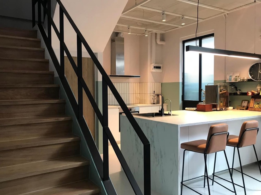 ขายพร้อมผู้เช่าสัญญา ถึง กันยายน 2569House Sukhumvit 71 , 4 ห้องนอน ใกล้ BTS Phra Khanong