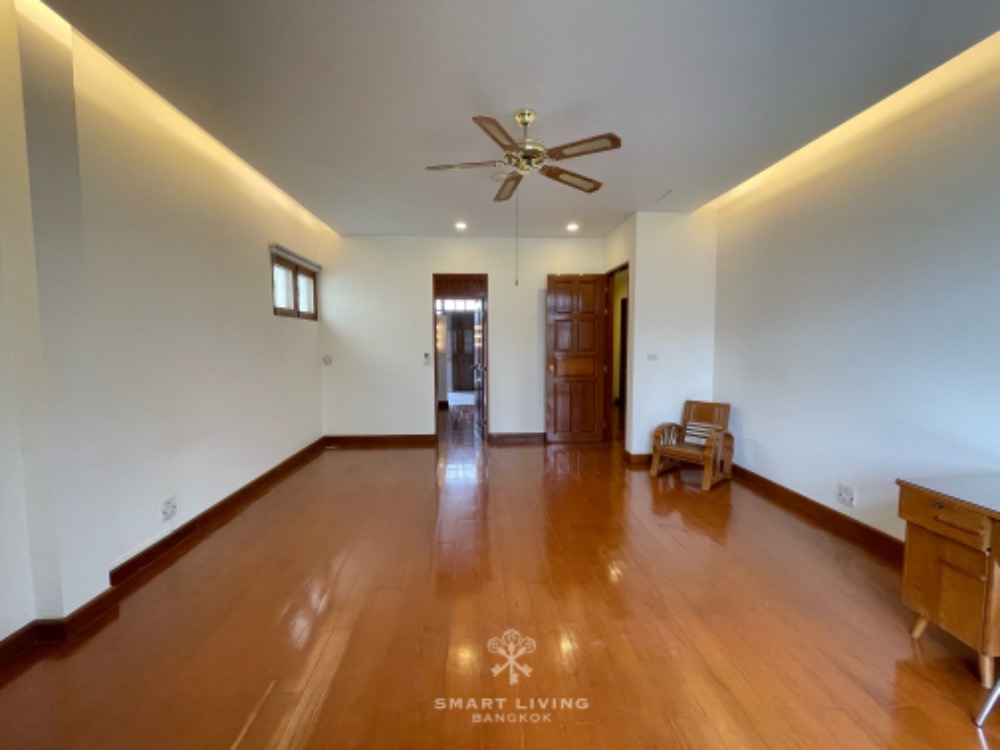 ✨ 👍For rent Townhouse 3 bedrooms with shared pool , near BTS Thonglor