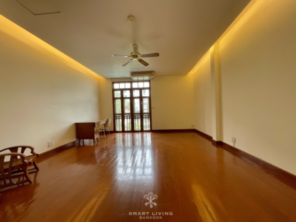 ✨ 👍For rent Townhouse 3 bedrooms with shared pool , near BTS Thonglor