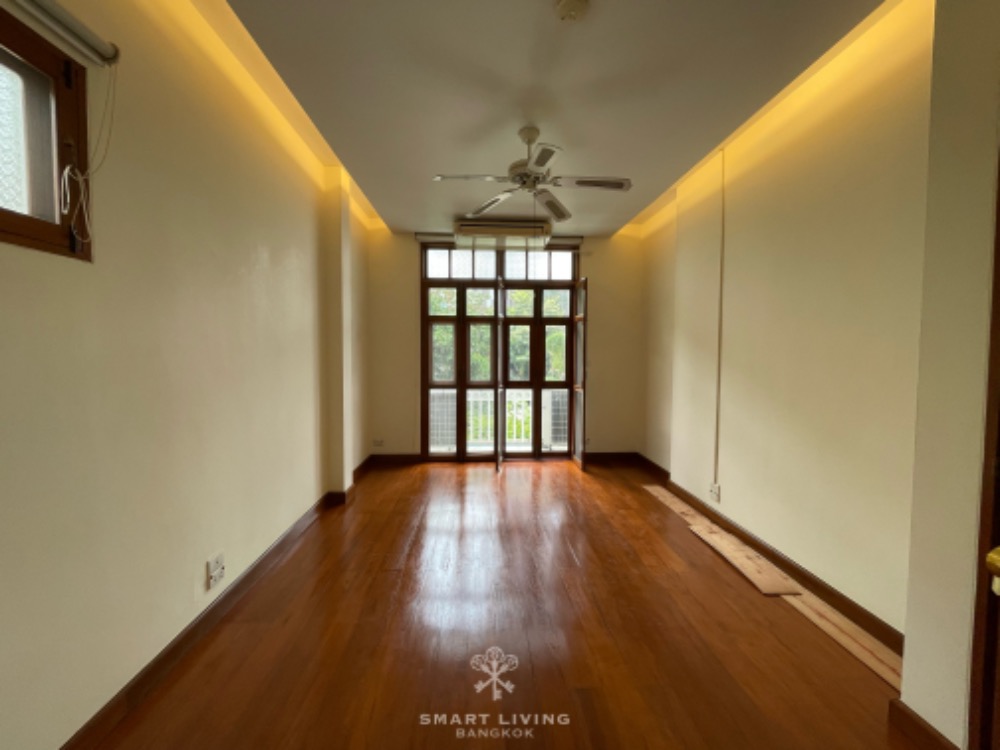 ✨ 👍For rent Townhouse 3 bedrooms with shared pool , near BTS Thonglor