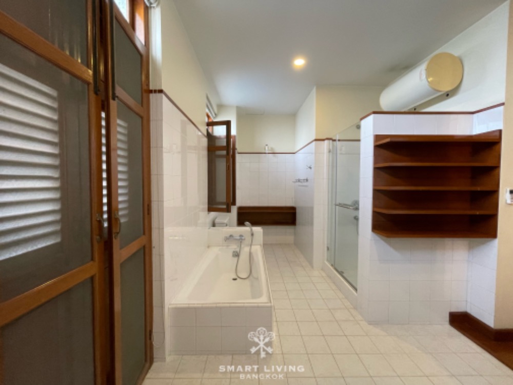 ✨ 👍For rent Townhouse 3 bedrooms with shared pool , near BTS Thonglor