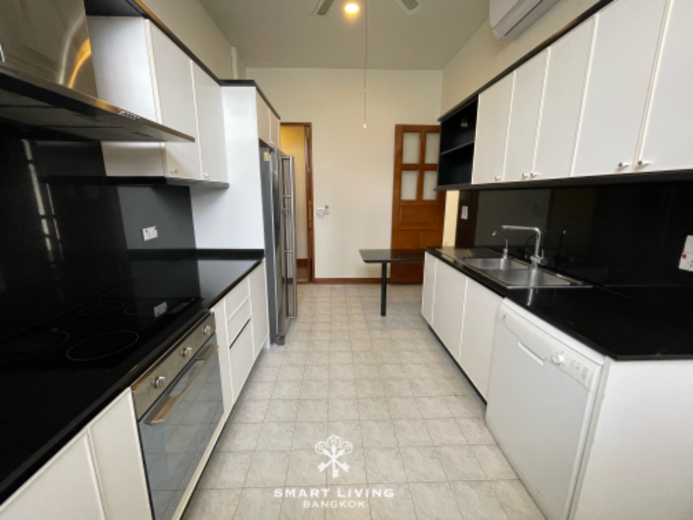 ✨ 👍For rent Townhouse 3 bedrooms with shared pool , near BTS Thonglor