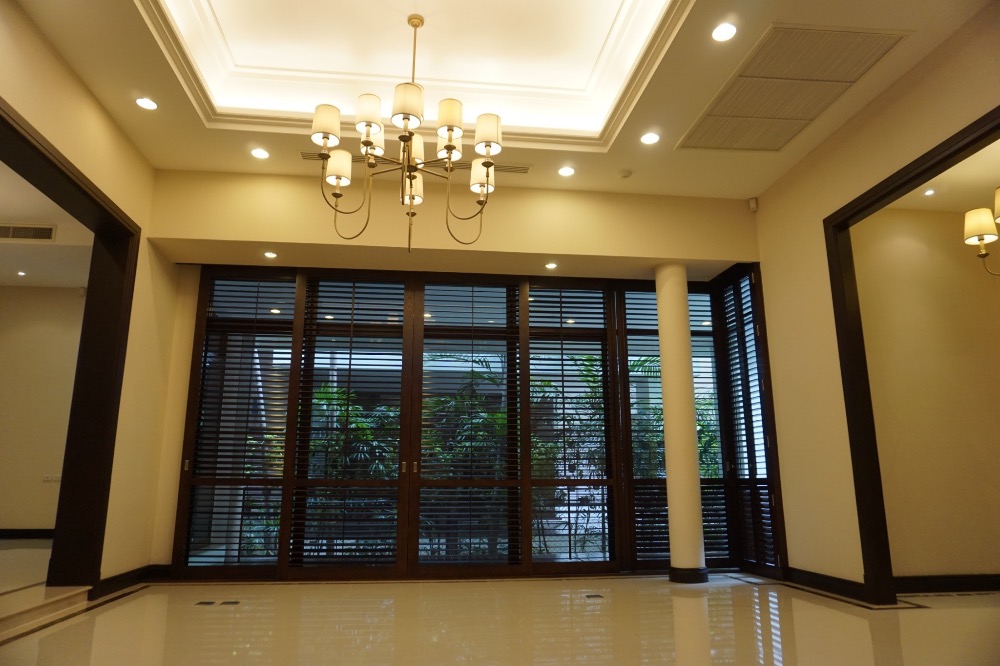 House for rent ,4 bedrooms, Huge space ,Near BTS Asoke