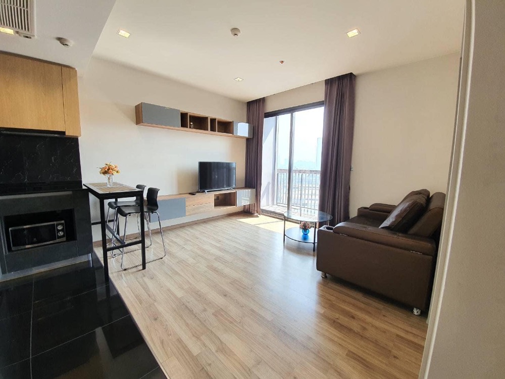 👍For sale with tenant rental 23k til Aug 24, 1 bedroom, corner unit near BTS and Jatujak park