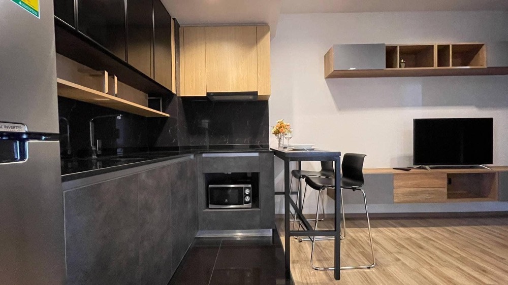 👍For sale with tenant rental 23k til Aug 24, 1 bedroom, corner unit near BTS and Jatujak park