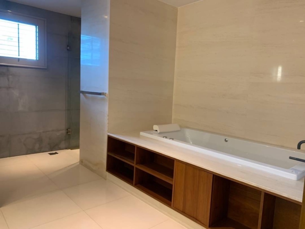 ให้เช่า The Crest Ruamrudee , 3 ห้องนอน ใกล้ BTS เพลินจิต