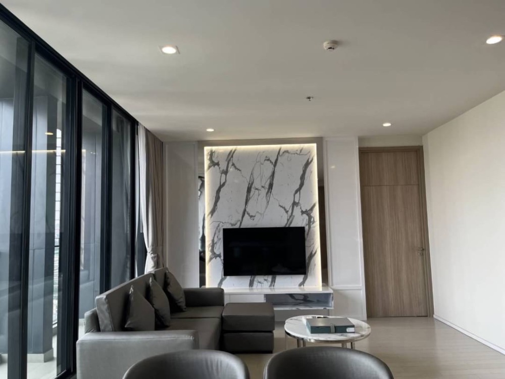 เช่า/ขาย NOBLE PLOENCHIT , 3 ห้องนอน ใกล้ BTS เพลินจิต