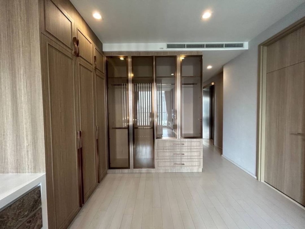 เช่า/ขาย NOBLE PLOENCHIT , 3 ห้องนอน ใกล้ BTS เพลินจิต