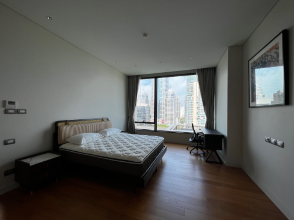 ให้เช่า SINDHORN RESIDENCE , 1 ห้องนอน ใกล้ BTS เพลินจิต