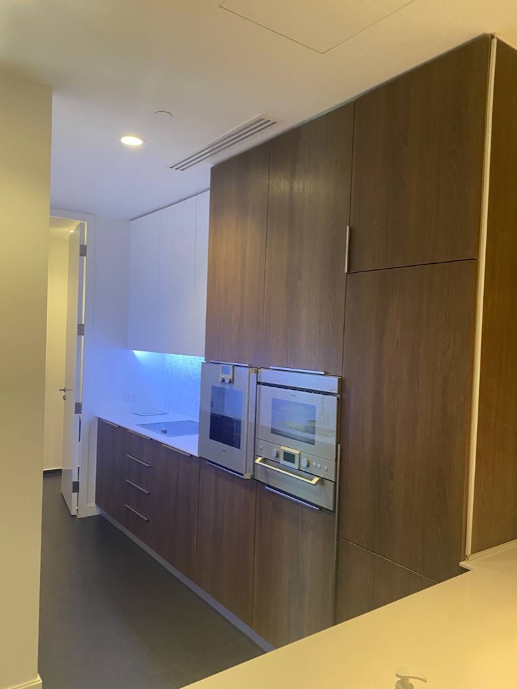 ให้เช่า 185 Rajadamri , 2 ห้องนอน ใกล้ BTS ราชดำริ