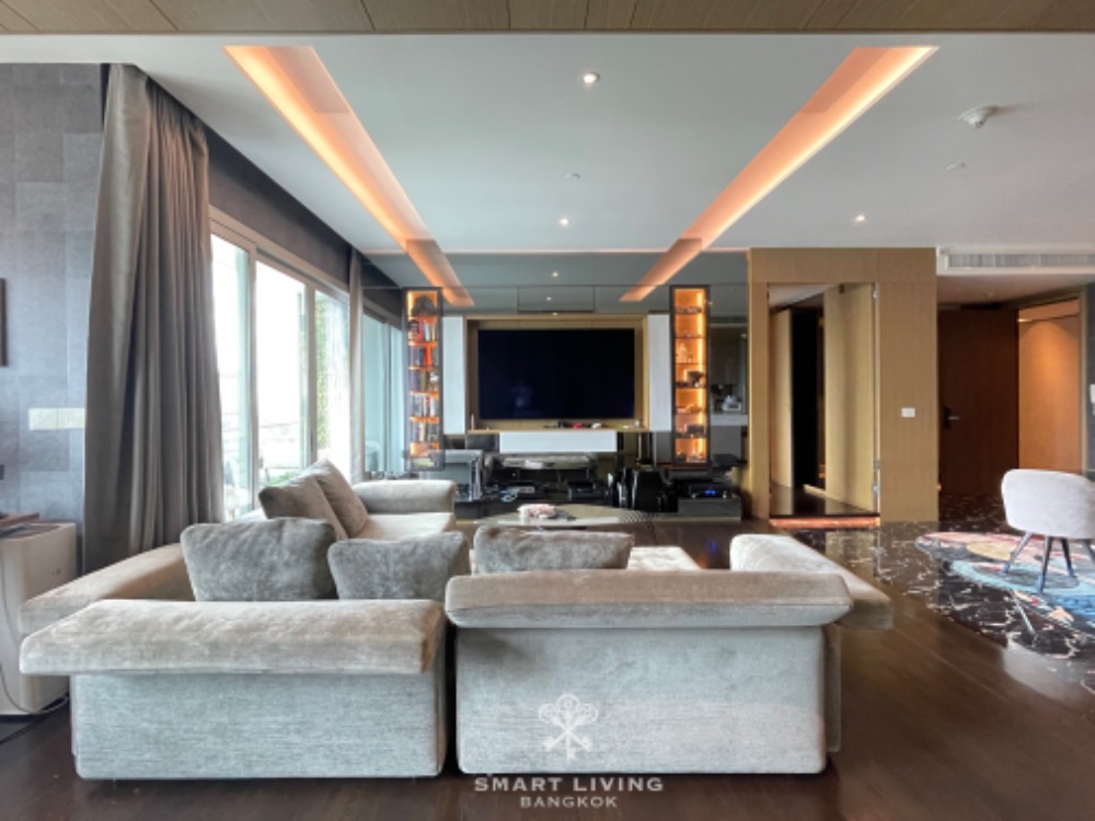 ห้องรีโนเวทสไตล์โมเดิร์น 2 ห้องนอน 181 ตร.ม. ที่185 ราชดำริ พร้อมพื้นที่นั่งเล่นแบบเปิด ห้องครัวใหม่ ระเบียงกว้าง มองเห็นวิวสวนลุมพินี เพียง 65 ล้านบาท