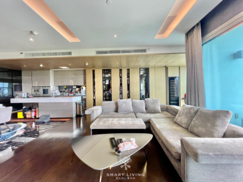 ห้องรีโนเวทสไตล์โมเดิร์น 2 ห้องนอน 181 ตร.ม. ที่185 ราชดำริ พร้อมพื้นที่นั่งเล่นแบบเปิด ห้องครัวใหม่ ระเบียงกว้าง มองเห็นวิวสวนลุมพินี เพียง 65 ล้านบาท