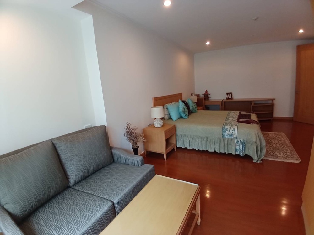 For rent 3 bedrooms, petfriendly in town near BTS Phromphong