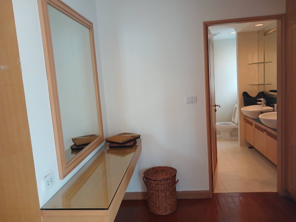 For rent 3 bedrooms, petfriendly in town near BTS Phromphong
