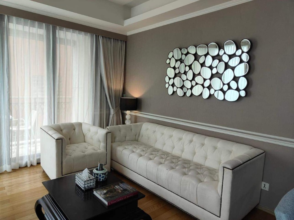 For rent / sale 2 bedrooms near All seasons place, Central Chidlom