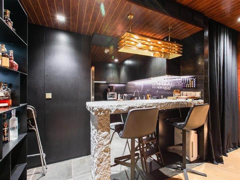ขายพร้อมผู้เช่าถึงเดือนมีนาคม 2570 
 ✨ห้องสวย 1 ห้องนอนที่ Quattro by Sansiri พื้นที่ใช้สอยกว้างขวาง 93 ตร.ม. พื้นที่เก็บของขนาดใหญ่ และอ่างอาบน้ำหรูหรา
