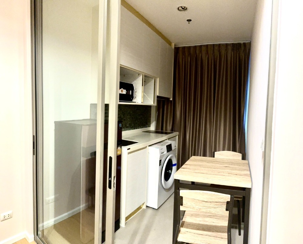 คอนโดหรู, 1 ห้องนอน บนชั้น28 มีเฟอร์นิเจอร์ที่ทันสมัย ​​ห้องครัวแบบปิดและมีแสงธรรมชาติ