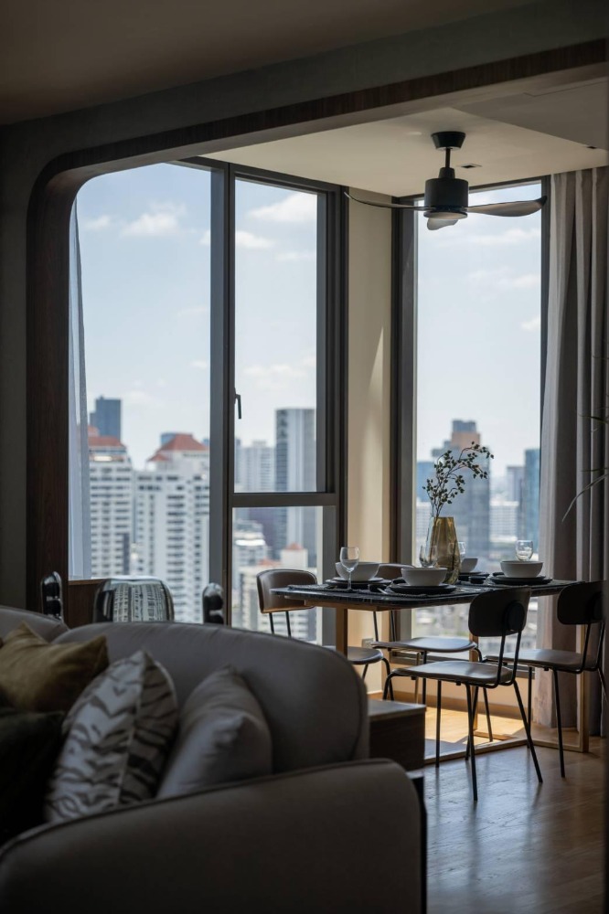 🔥หาไม่ได้อีกแล้ว เพียงไม่กี่ยูนิต Junior Duplex penthouse 1 นอน (สามารถแปลงเป็น 2 ห้องนอนตามแบบที่ออกแบบ), บริการระดับ 5 ดาว, ใกล้รถไฟฟ้า BTS, เพียงประมาณ 10 นาทีเดินถึงย่าน Em District