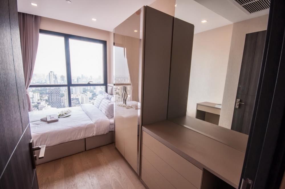 😯WOW with 3 sides of the city view in the unit of 2 beds😯WOW with the location that very close to BTS ,  MRT, shopping mall😯WOW with the decoration Ready to move in now