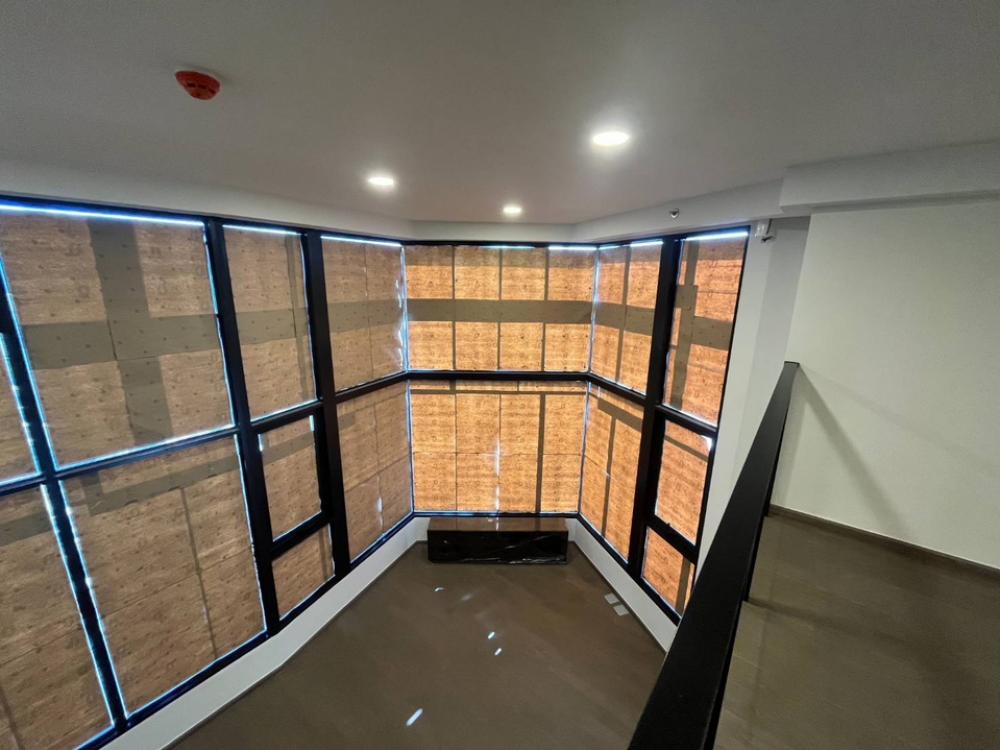 📢👇 Brand new project and corner unit, loft style, river view, guarantee enjoy every firework festival , near Chulalongkorn university, Jamjuree Square, MBK mall, Siam Square