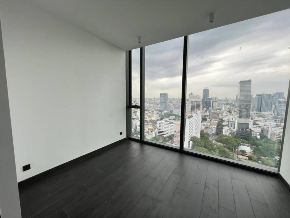 📢👇Selling  special unit at luxury petfriendly condo, corner unit, same floor as sky garden , 3 sides of unblocked view.
