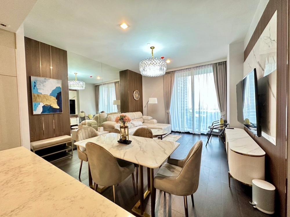 📢👇 Rare item! 3 beds in luxury project for rent, only few steps to BTS, surrounding with many popular restaurants and coffee shops , unblocked view, fully furnished, ready to move in