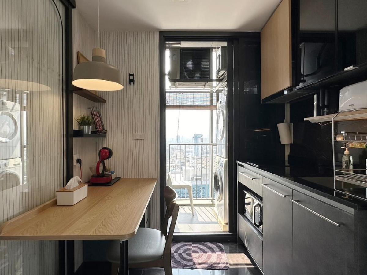 7 ‘s Good and more 📢👇 Good place , good for investment , good for living, good price , good decoration , good view, good appliances close to Jatujak park, and Sunday market.
